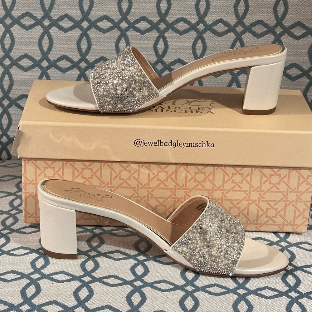 Jewel Badgley Mischka White and Silver Heels